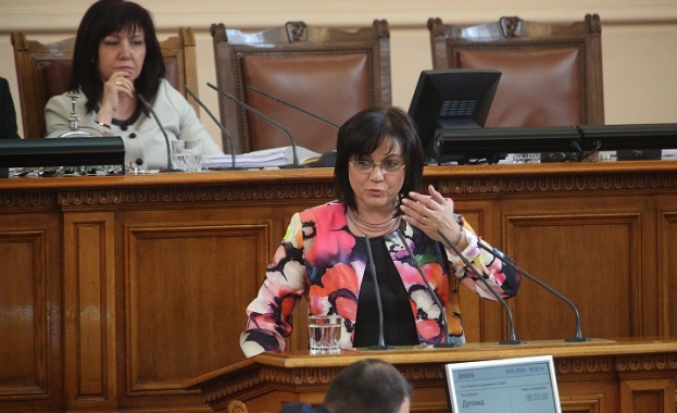 Нинова: Управляващите не мислят за народа, а пазят парите и благините си