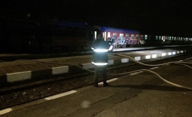 Вероятно е техническа причината за запалването на локомотов снощи