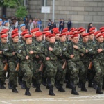 Само корупцията цъфти в отбраната