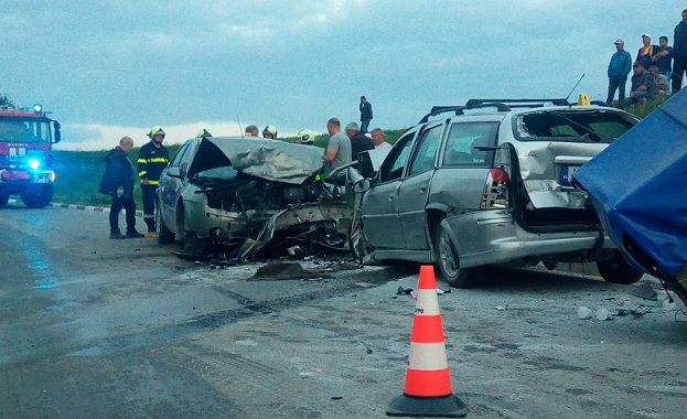 Мъж загина при тежка катастрофа в Шуменско