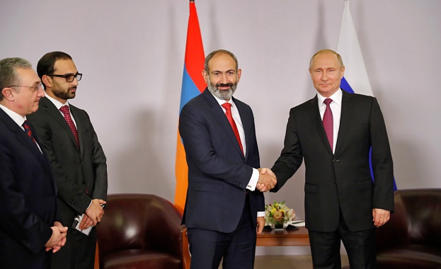 Путин се срещна с Пашинян в Сочи