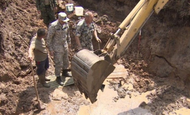 Извадиха от тресавището самолета "Месершмит" 