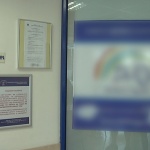 Те са над 80. И все още работят на смени в болница.