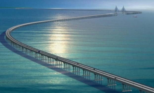 Русия строи нов мост, по-скъп от Кримския