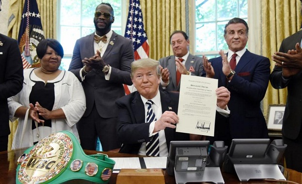 Тръмп помилва посмъртно шампион по бокс