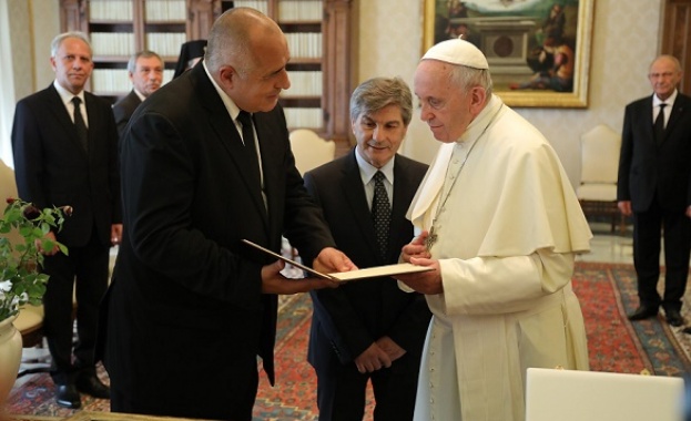 Папа Франциск обеща да включи България в Балканската си обиколка