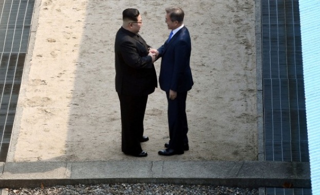 Среща на лидерите на Северна и Южна Корея: Ще имали среща между Тръмп и Ким Чен-ун?