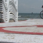 С инвалидна количка на плажа – мисията невъзможна