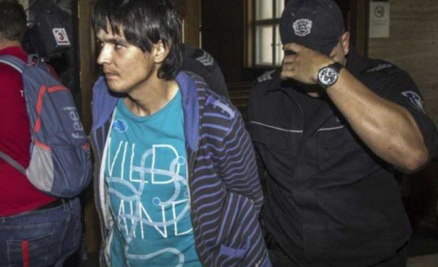 Освободиха от ареста мъжа, който наръга младеж в тролей 7