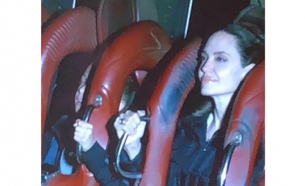 Джоли отпразнува рождения си ден в увеселителен парк 