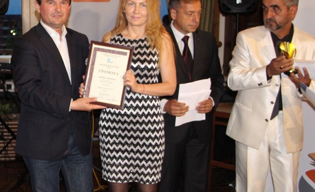 Деница Николова бе удостоена с приза „Заместник-министър на годината 2018“ 