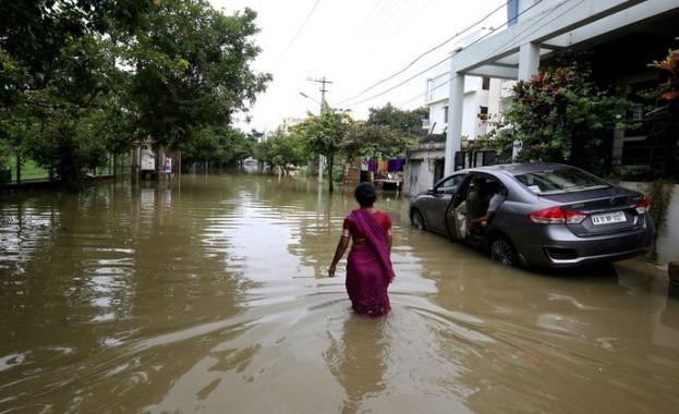 23 жертви на наводнения в Индия