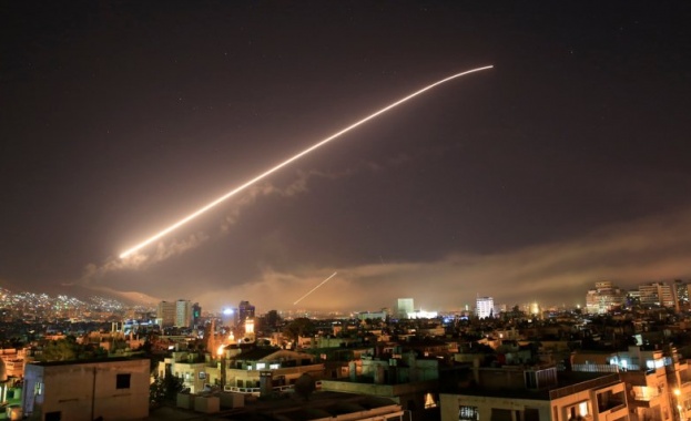 Самолети на ръководената от САЩ коалиция бомбардираха позиция на сирийската армия в Източна Сирия