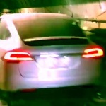 Tesla слезе под земята