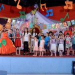 Балът на близнаците гони рекорд за масовост 