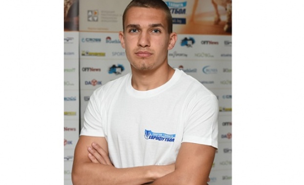 Антонио Иванов е втори на Балканите до 20г. на 100 метра