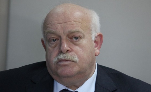 За пътищата и политиката