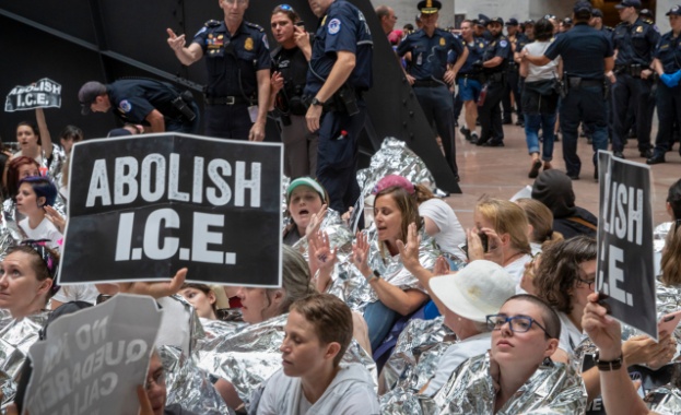 В САЩ арестуваха близо 600 души, протестиращи срещу Тръмп