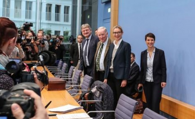 Алтернатива за Германия определи споразумението  за мигрантите като глупост