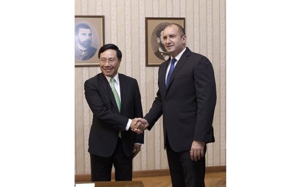 България и Виетнам ще работят за увеличаване на взаимните инвестиции и двустранния обмен в туризма и образованието