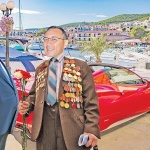 Вкарват Румен Радев в капан с ордена за олигарха Динко Динев