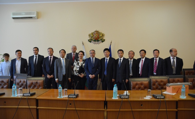 Зам.-министър Занчев се срещна с китайска корпорация, специализирана в изграждането на жп инфраструктура