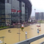 Пороен дъжд наводни Сочи