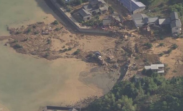 100 вече са жертвите на наводненията в Япония