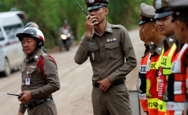 Пето момче е извадено от наводнената пещера в Тайланд