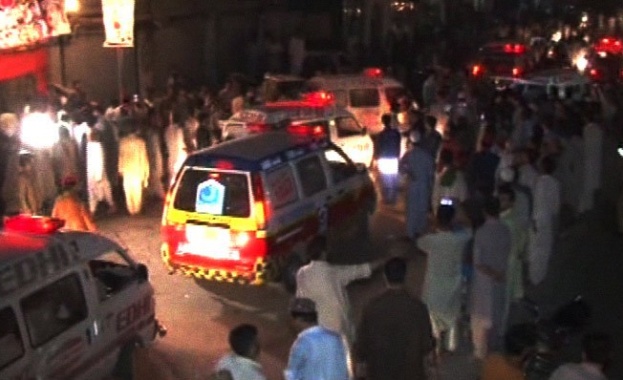 Шест убити и 36 ранени при самоубийствен атентат в Пакистан