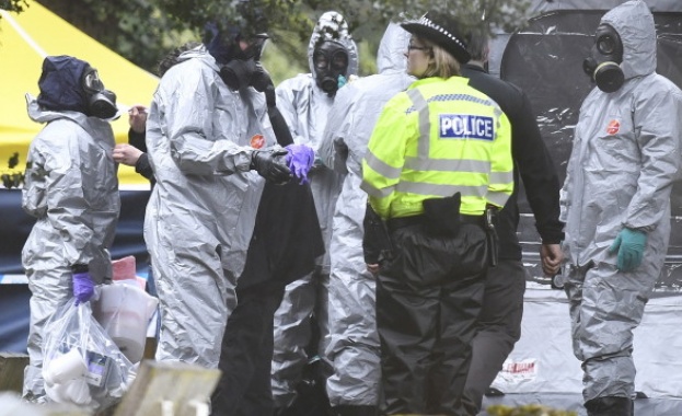 Полицията разпитва оцелелия след отравяне с „Новичок” британец