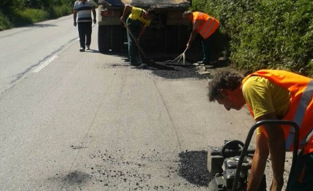 Шофьорите да карат внимателно по пътя през Витиня. Извършват се ремонти на алтернативния за тирове път на АМ „Хемус“