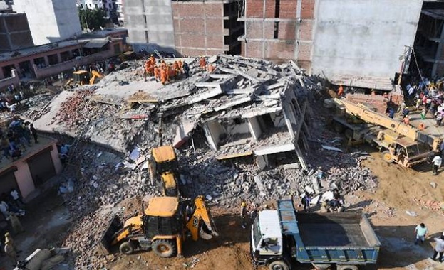 В Индия рухна шестетажна сграда, най-малко трима са загиналите