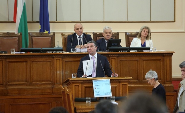 Драгомир Стойнев:  Ако министър Радев не дойде в парламента, пускаме стенограмите