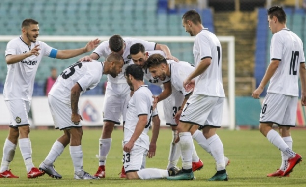 Хебър Пазарджик приема Славия на Националния стадион Васл Левски във