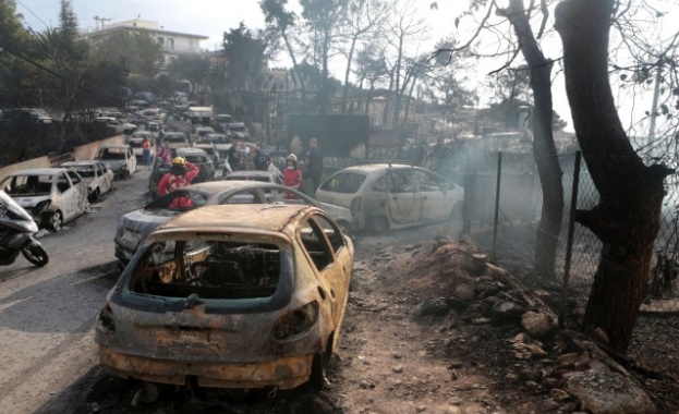 Траур в Гърция заради жертвите от пожарите (ОБЗОР)
