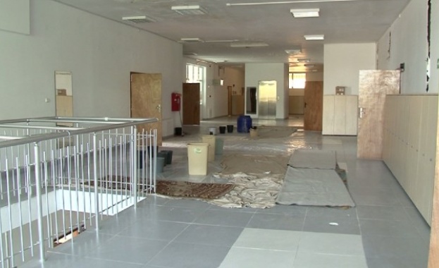 Ремонтират училището в „Аспарухово”, което стои празно, защото се руши