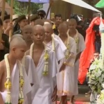 Спасените от тайландската пещера момчета стават монаси за 9 дни