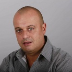 Министърът на туризма: Умерен оптимист съм за летния сезон