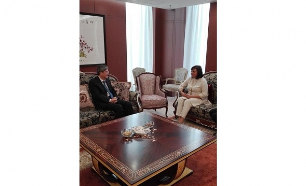 Корнелия Нинова се срещна с китайския посланик