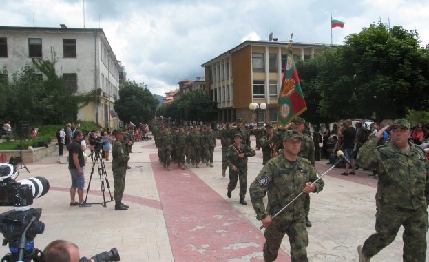 Тържествена церемония по посрещането на 35-ия контингент на Въоръжените сили на Република България
