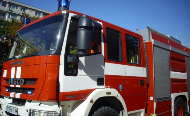 Пожарна кола се преобърна край Белица, няма пострадали