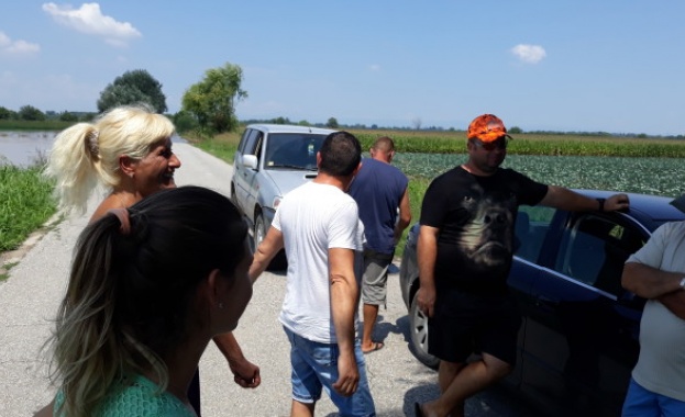 Земеделци от Катуница заплашват да блокират пътя за Свиленград