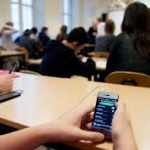 Телефоните в училище най-вероятно ще бъдат забранени от ноември