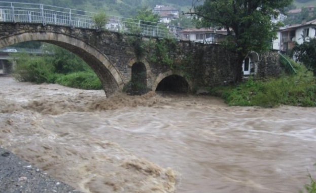 Общини в Пловдивско продължават да бедстват