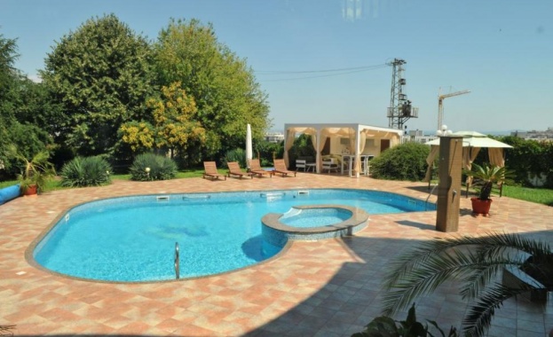 Обискираха дома на общинския съветник Бенчо Бенчев (ВИДЕО) 