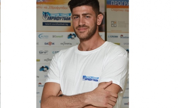 Талантът на "Еврофутбол" Кристиан Василев стана осми в Европа на „скиф“