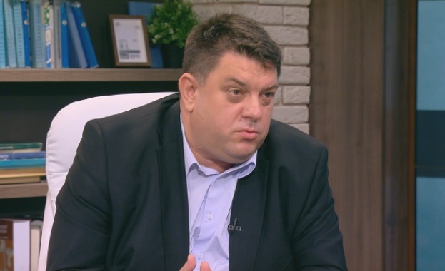 Атанас Зафиров за Бенчо Бенчев: Фиксацията върху БСП е некоректна Атанас Зафиров за Бенчо Бенчев: Фиксацията върху БСП е некоректна