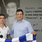 Иван Горанов в "Левски" за още 3 години (видео)