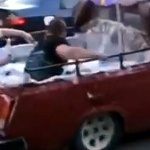 Басейн в колата или как борят жегата в Украйна (видео)